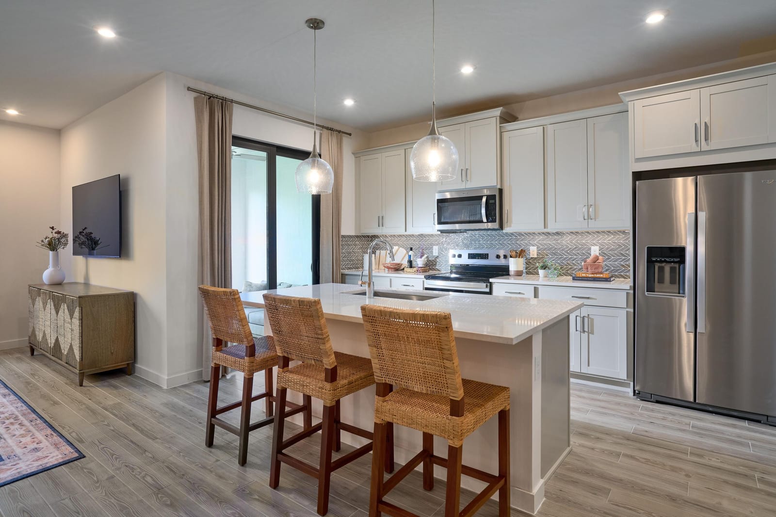 7370 BRENNER Avenue — photo 1