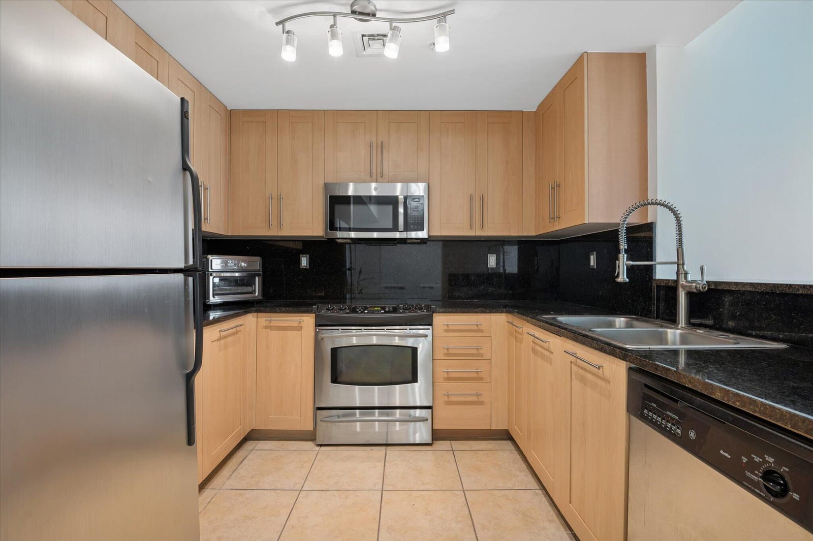 511 SE 5TH Avenue 1221 — photo 5