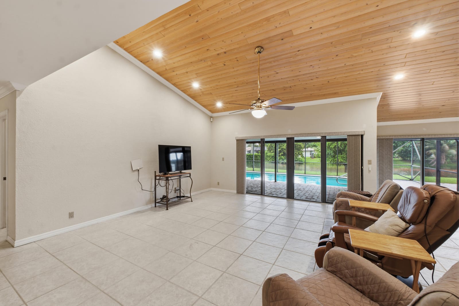 8719 NW 1ST Street, Coral Springs, FL 33071 photo 18