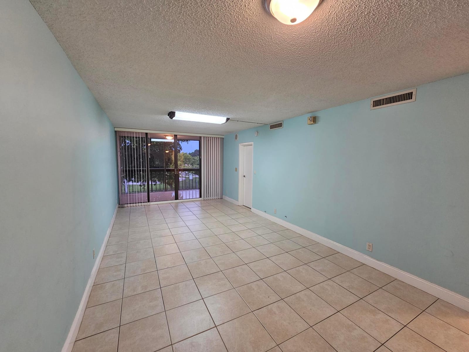 8441 Forest Hills Drive 302 — photo 2