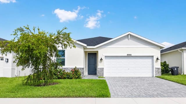 8666 Dahlia Circle, Port St. Lucie, FL 34986