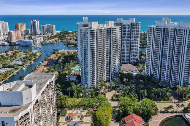 21205 Yacht Club Drive 2310, Aventura, FL 33180