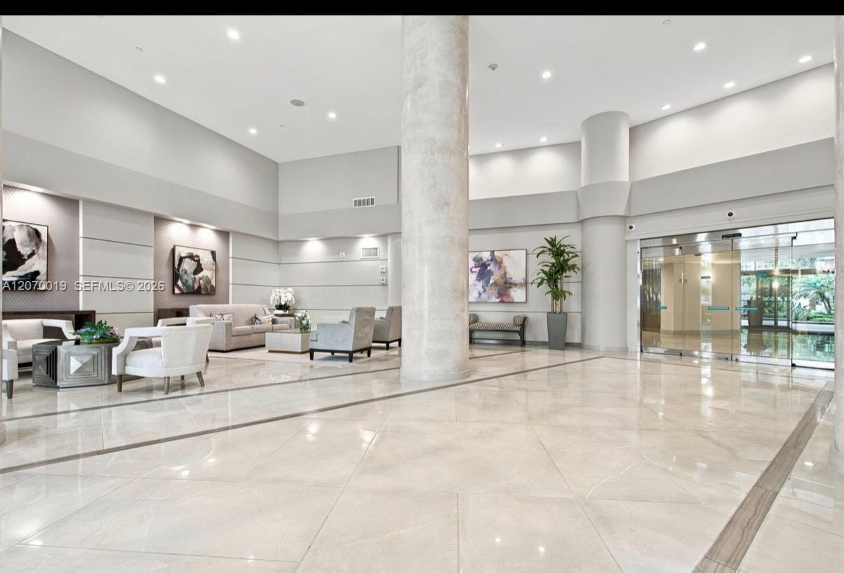 19195 NE 36th Court 2601, Aventura, FL 33180 photo 2