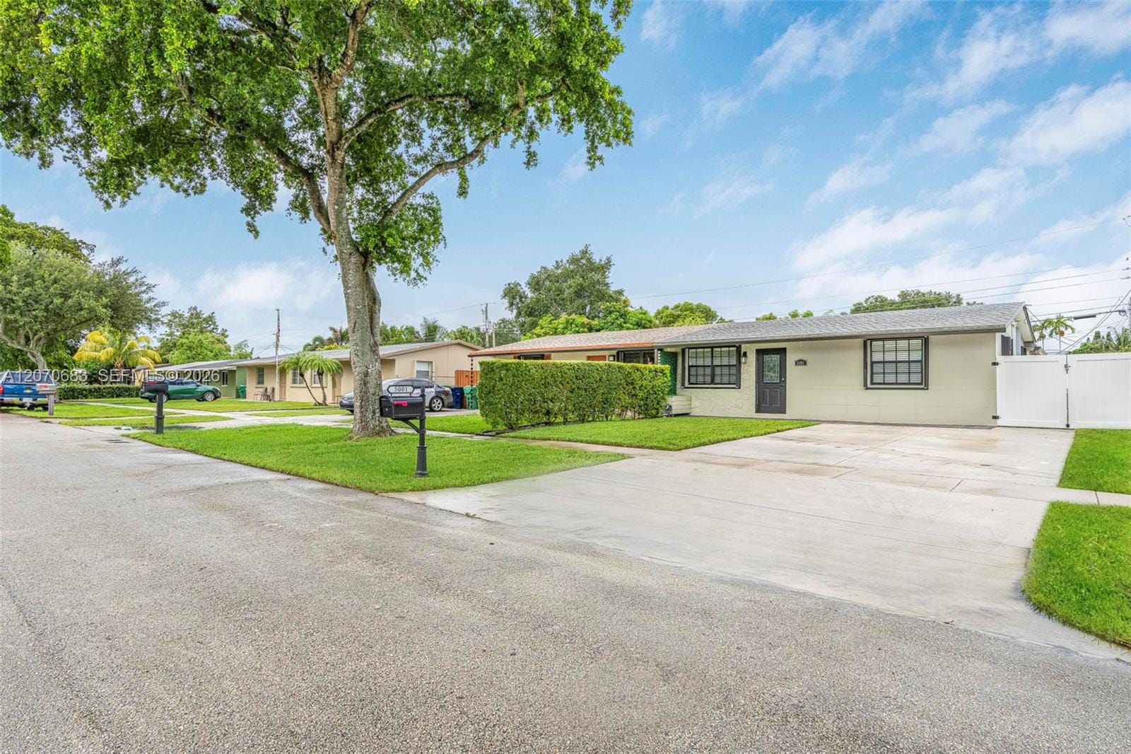 5001 SW 92nd Terrace, Cooper City, FL 33328 photo 2