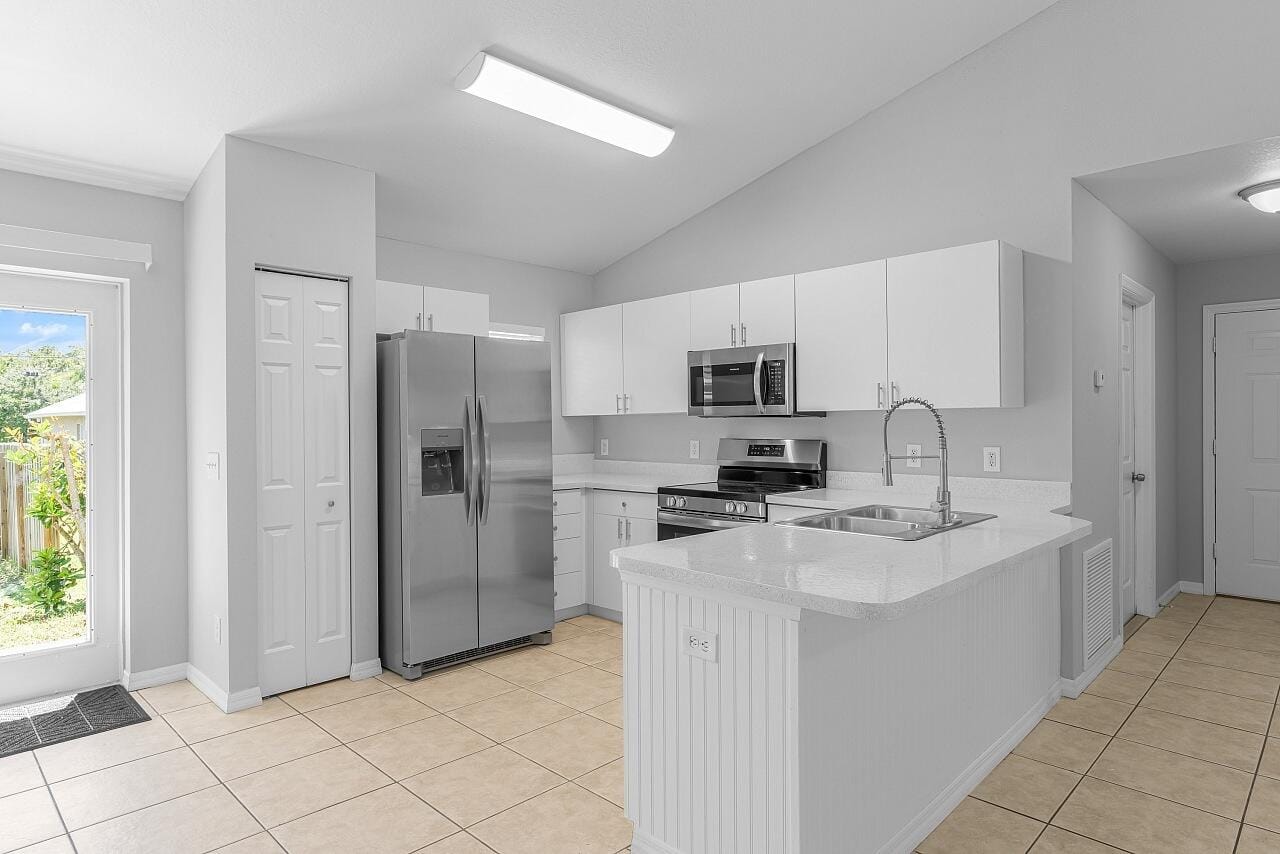216 13th Street SW, Vero Beach, FL 32962 photo 8