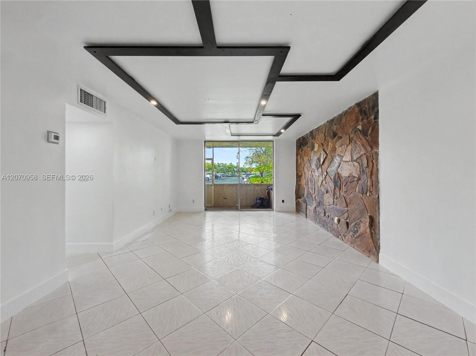8411 NW 8th Street 102, Miami, FL 33126 photo 1