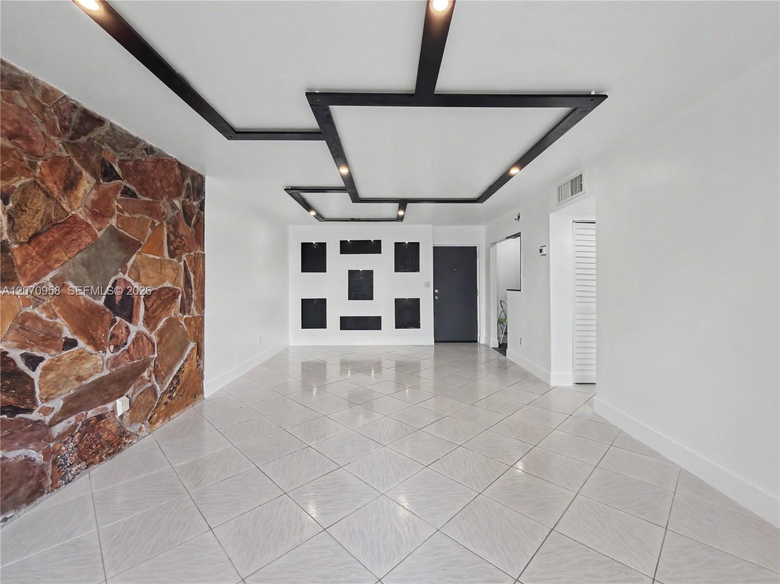 8411 NW 8th Street 102, Miami, FL 33126 photo 2