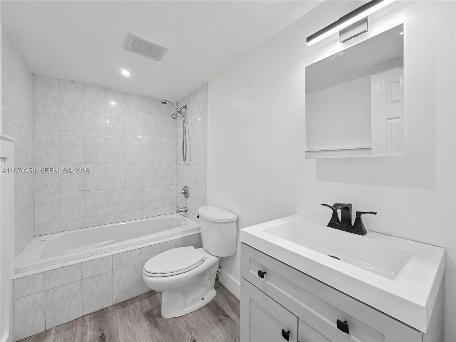 8411 NW 8th Street 102, Miami, FL 33126 photo 13