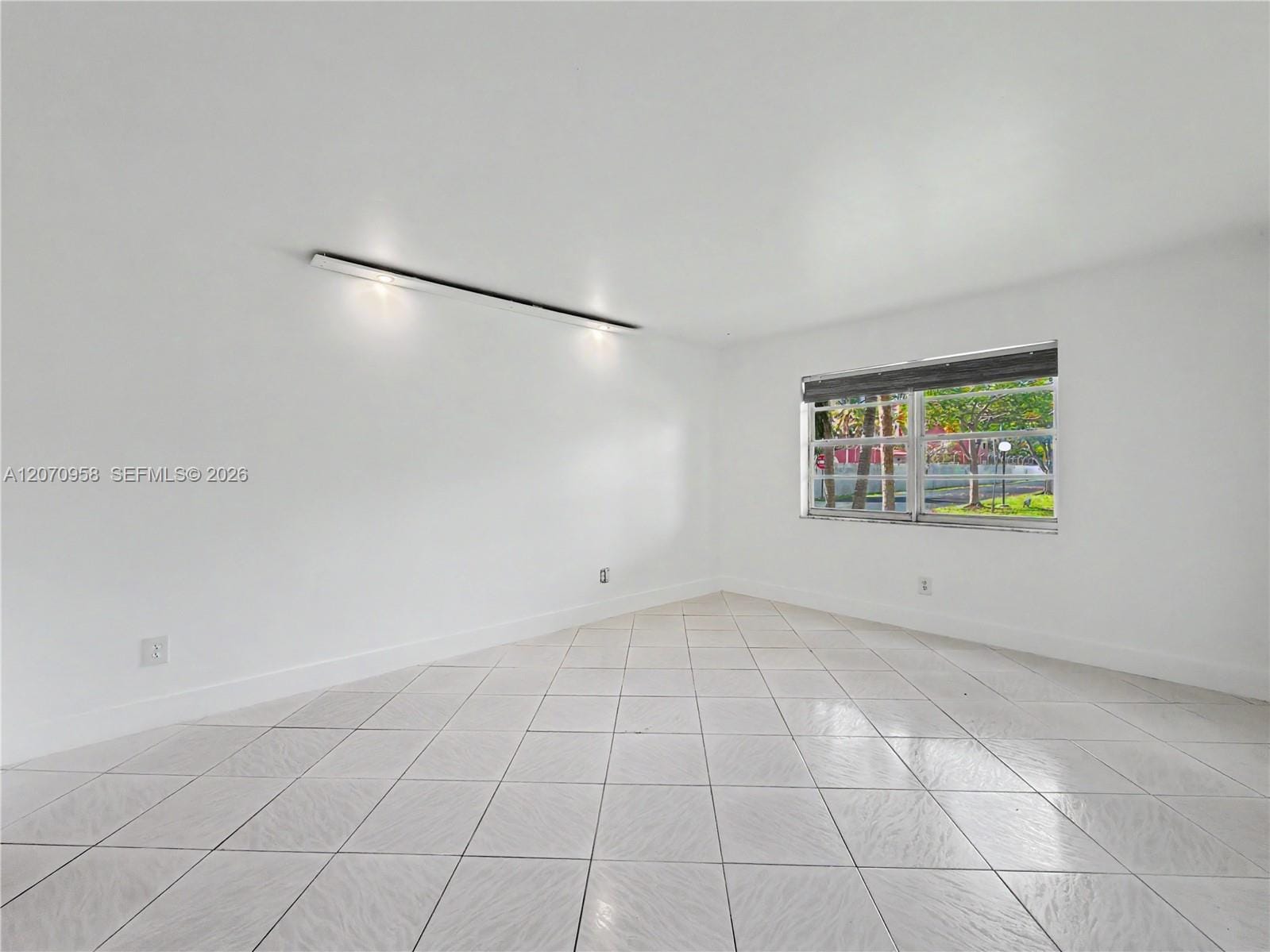 8411 NW 8th Street 102, Miami, FL 33126 photo 14