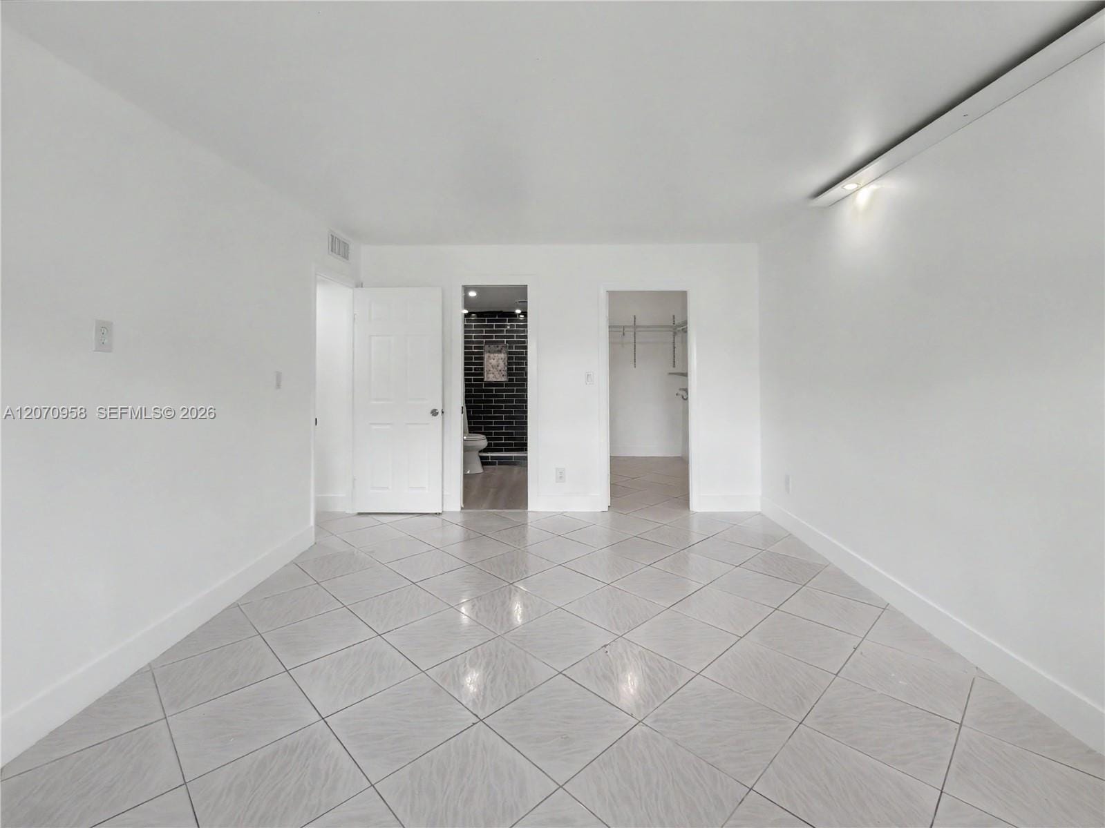 8411 NW 8th Street 102, Miami, FL 33126 photo 16