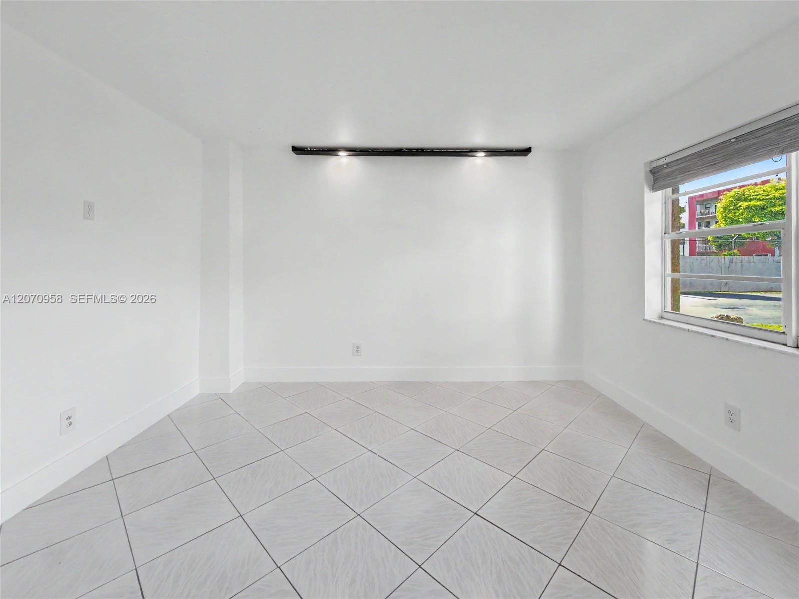 8411 NW 8th Street 102, Miami, FL 33126 photo 9