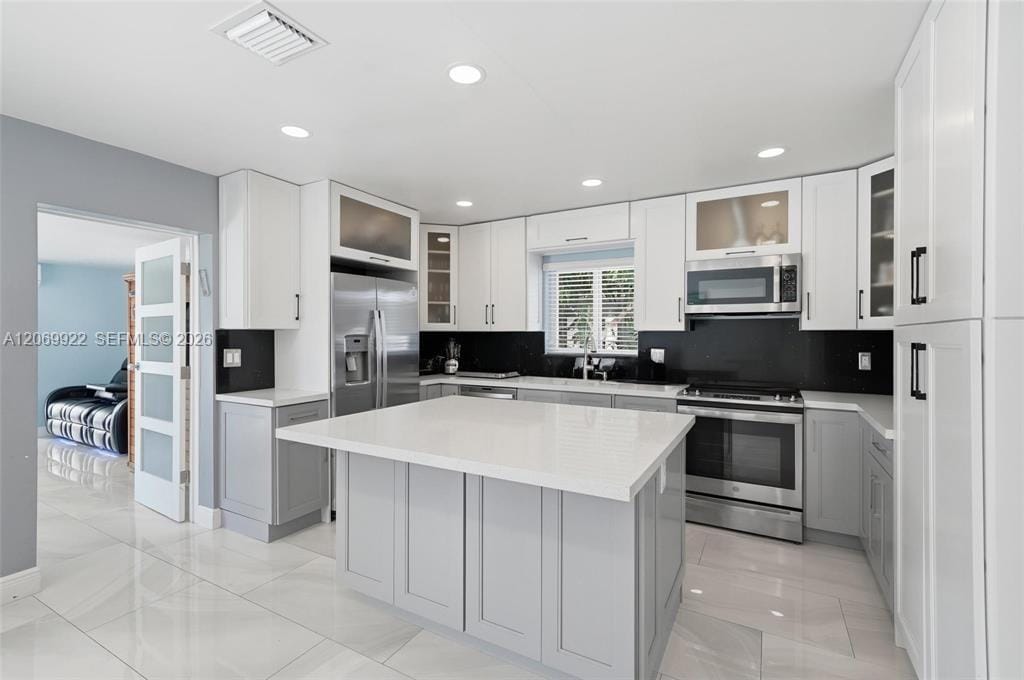 1580 NE 34th Street — photo 3