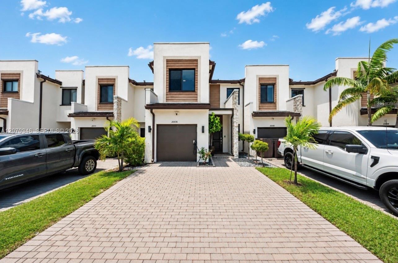 20576 NE 5th Place