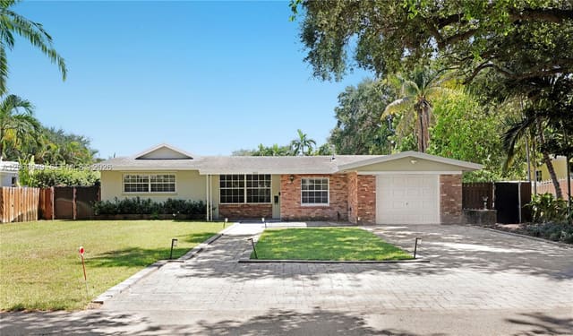 940 NE 117th Street, Biscayne Park, FL 33161
