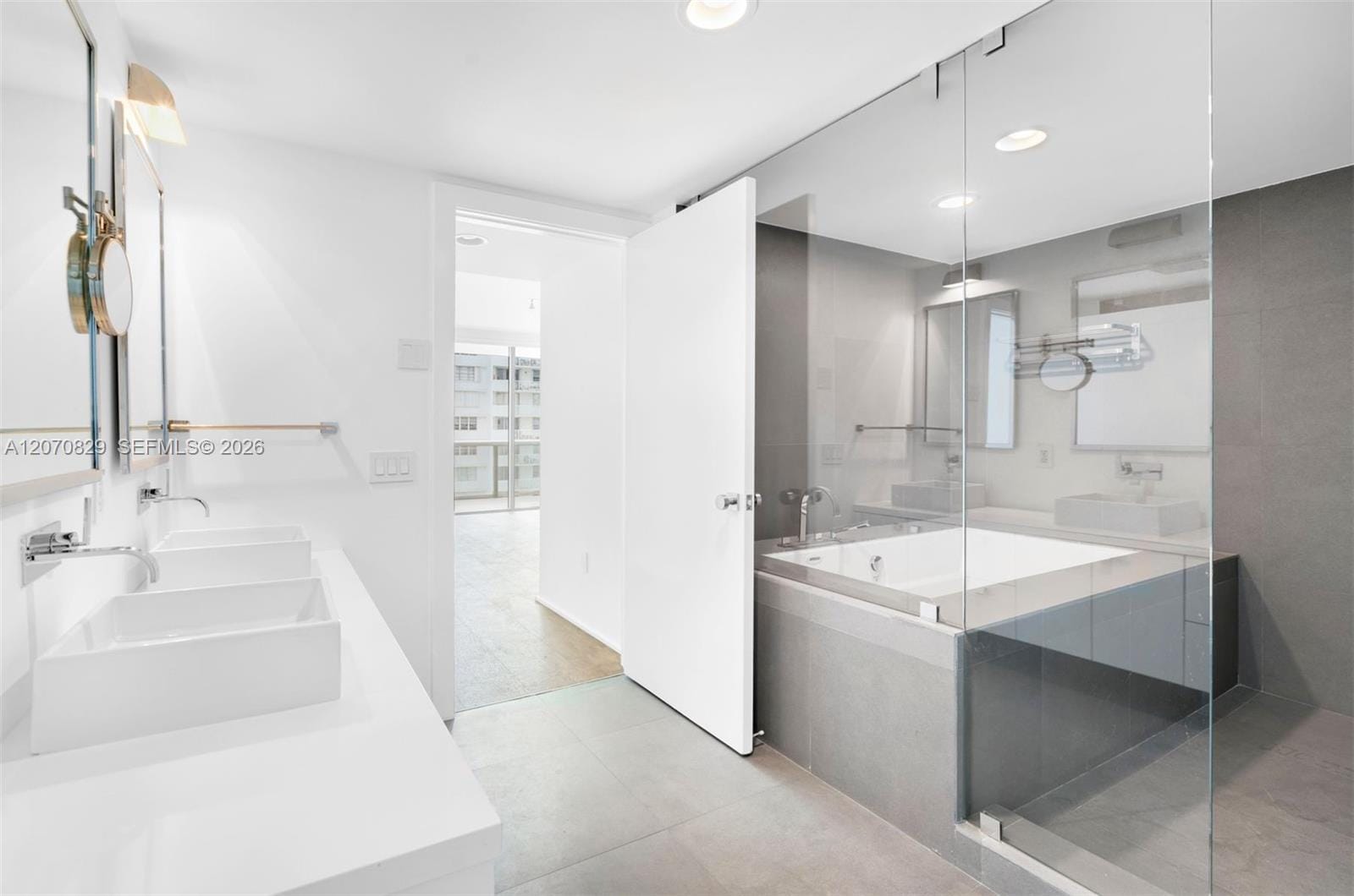 5875 Collins Avenue 1102, Miami Beach, FL 33140 photo 18