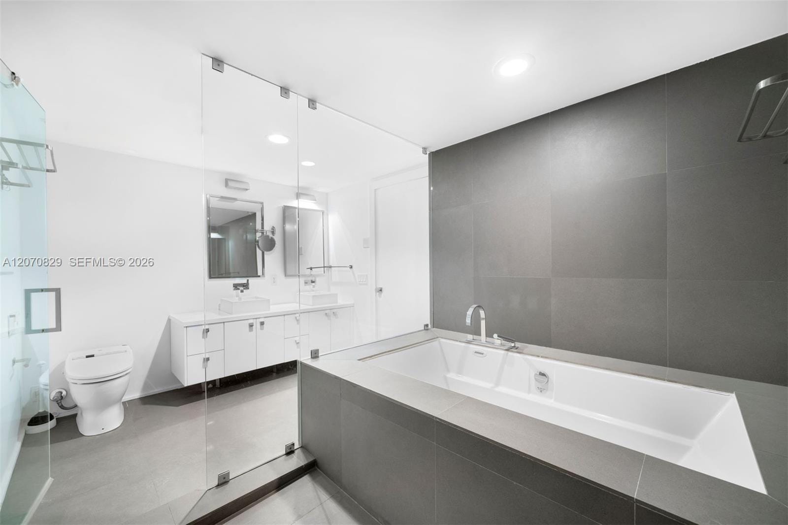 5875 Collins Avenue 1102, Miami Beach, FL 33140 photo 19