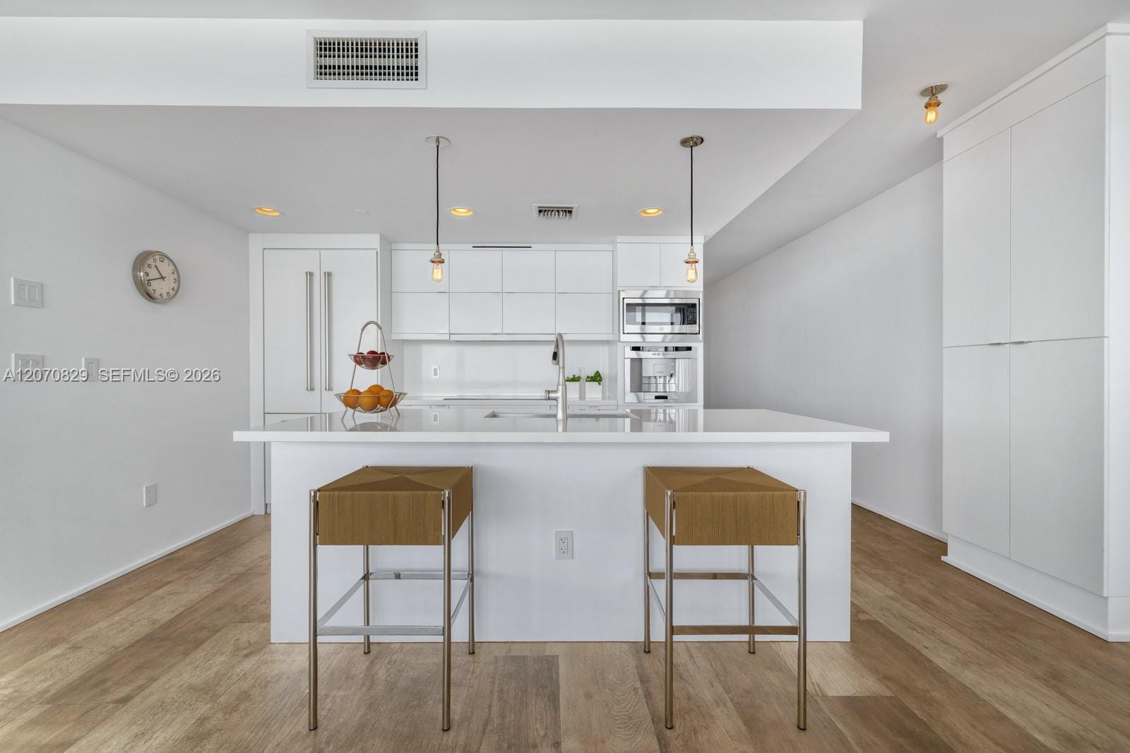 5875 Collins Avenue 1102 — photo 7
