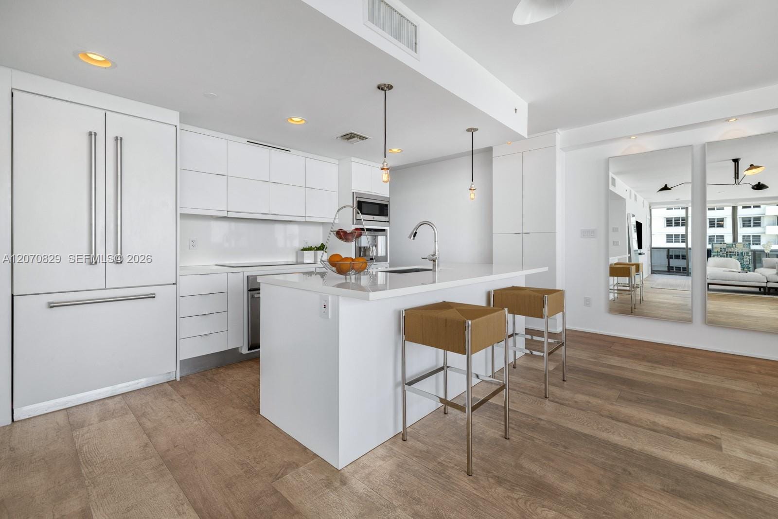 5875 Collins Avenue 1102 — photo 8