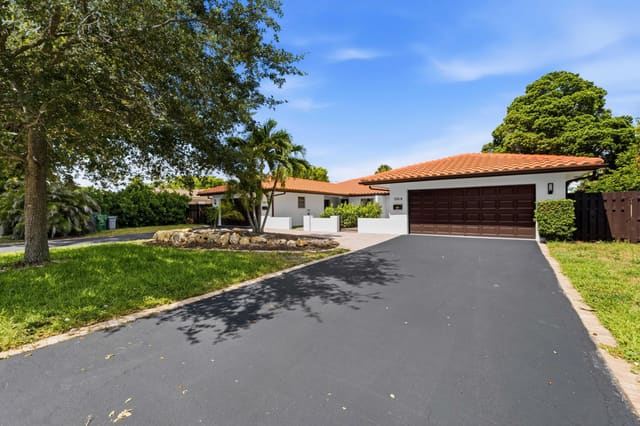 3310 NW 90th Avenue N, Coral Springs, FL 33065