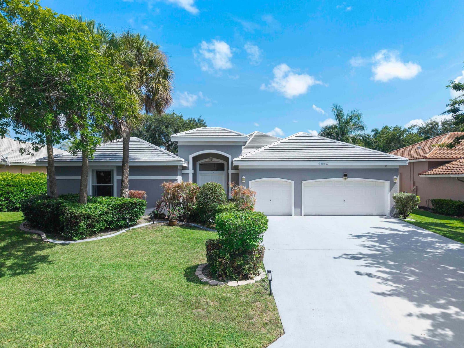 Pending home at 4862 Kensington Circle, Coral Springs, FL 33076