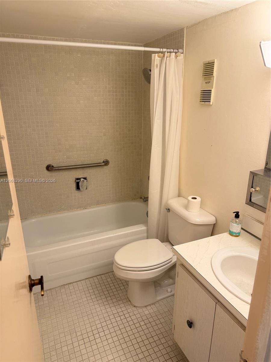 702 NW 87th Avenue 213, Miami, FL 33172 photo 13