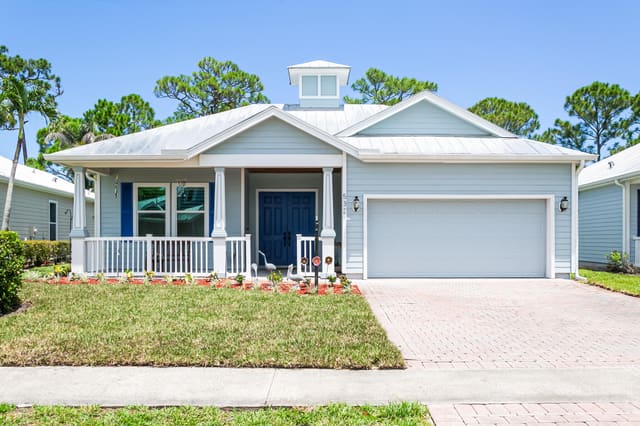 532 NE Canoe Park Circle, Port St. Lucie, FL 34983