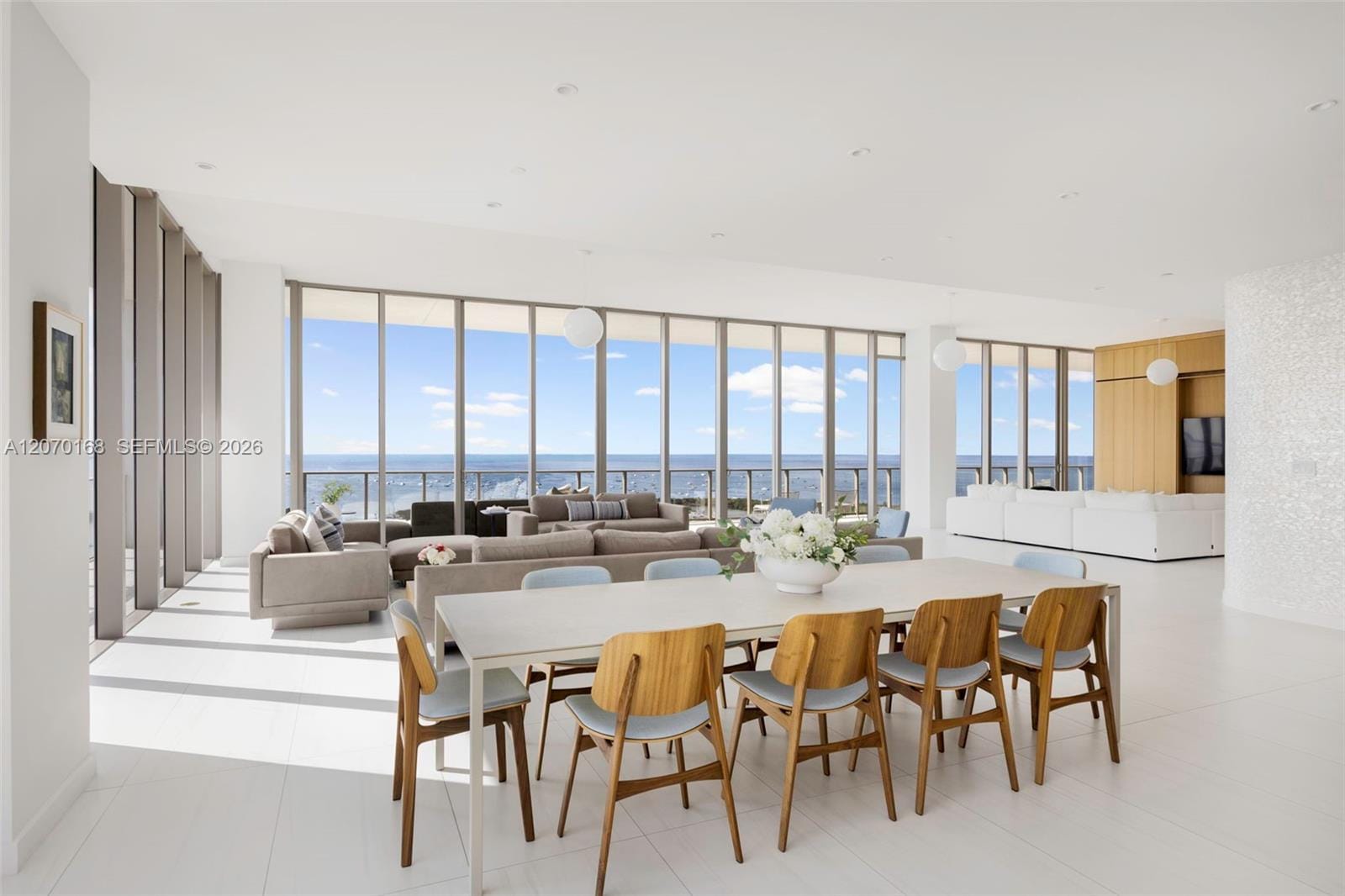 2655 S Bayshore Drive 1801-02 — photo 2