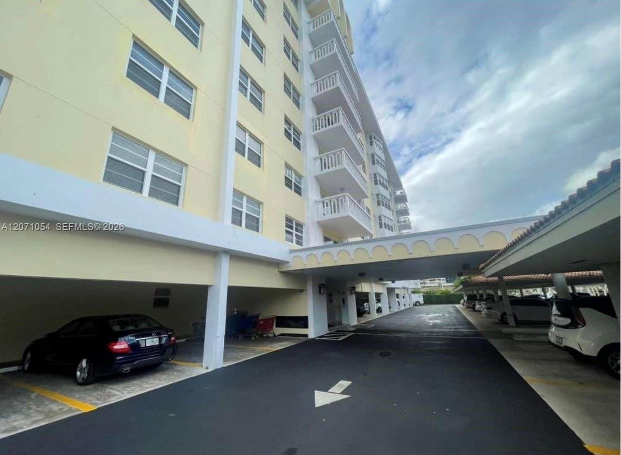 2500 NE 48th Lane 806, Fort Lauderdale, FL 33308
