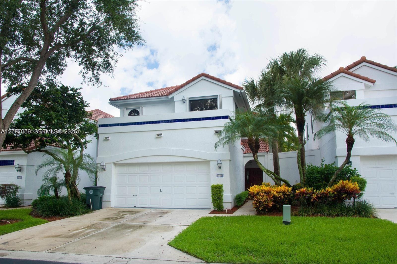 21722 Cromwell Circle — photo 1