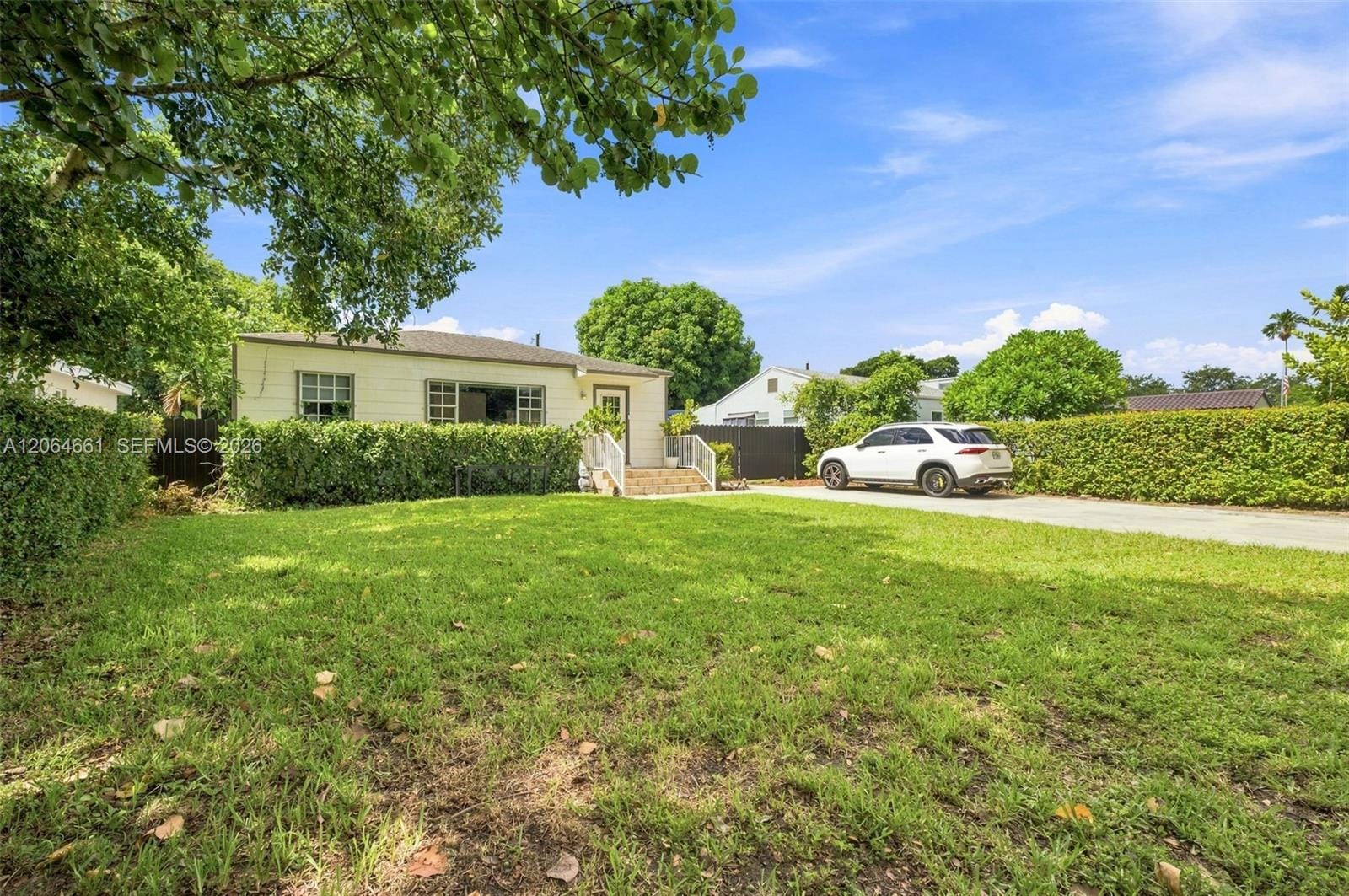 240 Carlisle Drive — photo 2