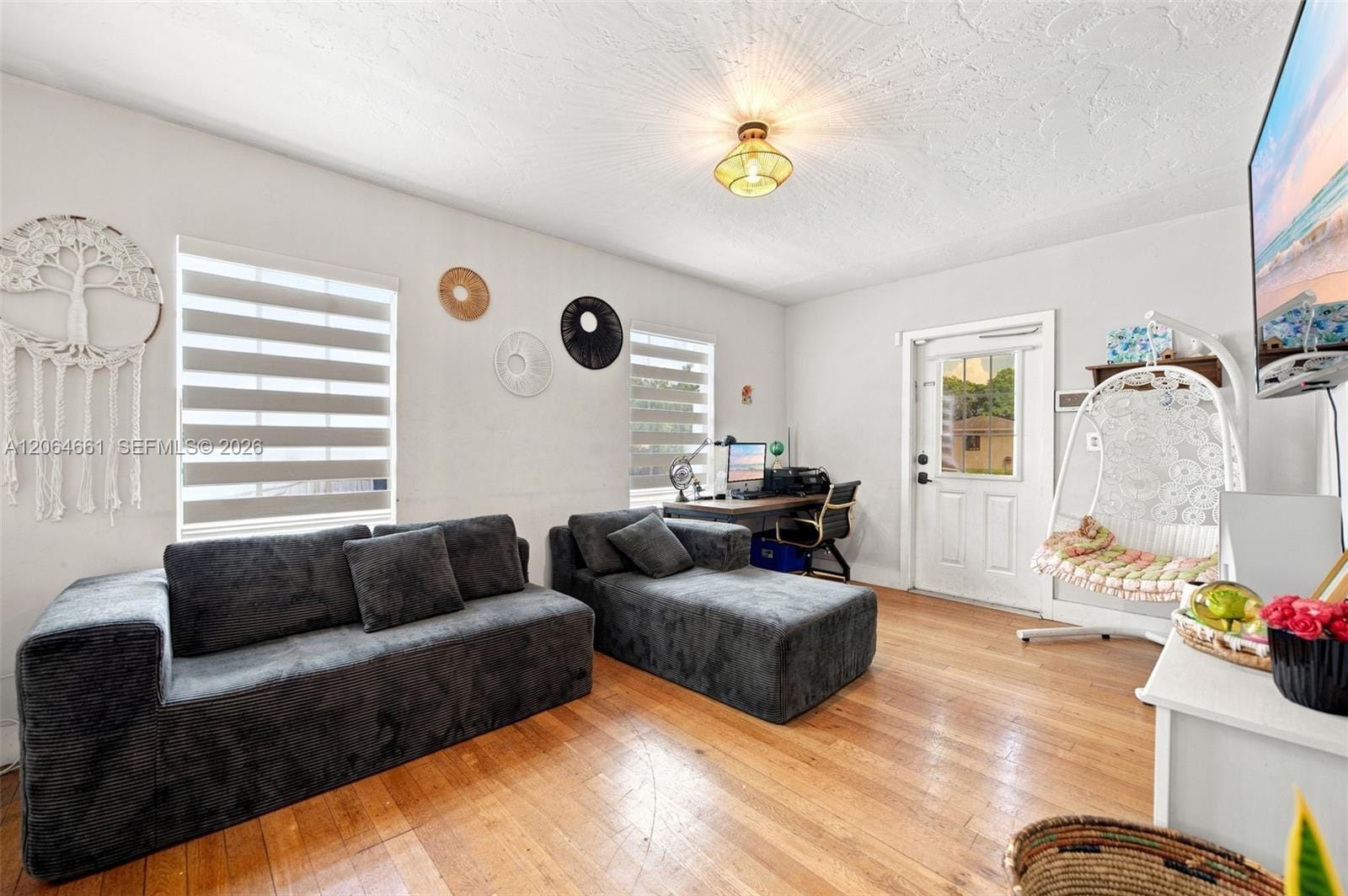 240 Carlisle Drive — photo 4