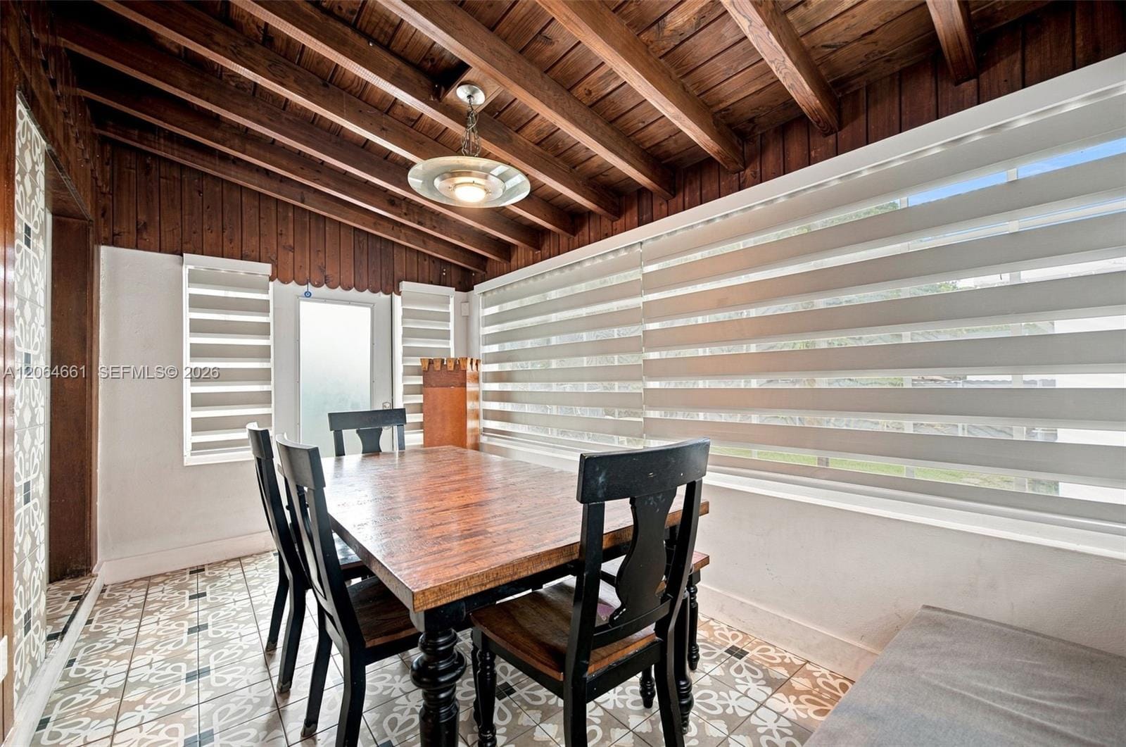 240 Carlisle Drive — photo 8