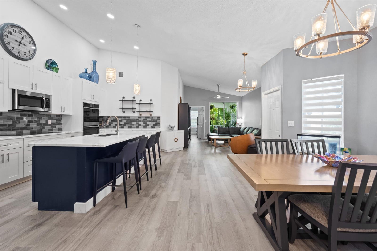 10761 PELICAN Drive — photo 2