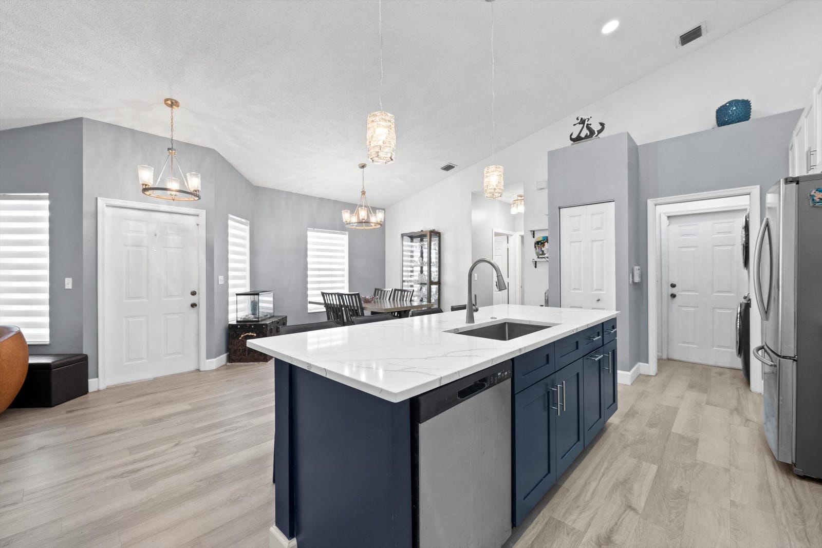 10761 PELICAN Drive — photo 4
