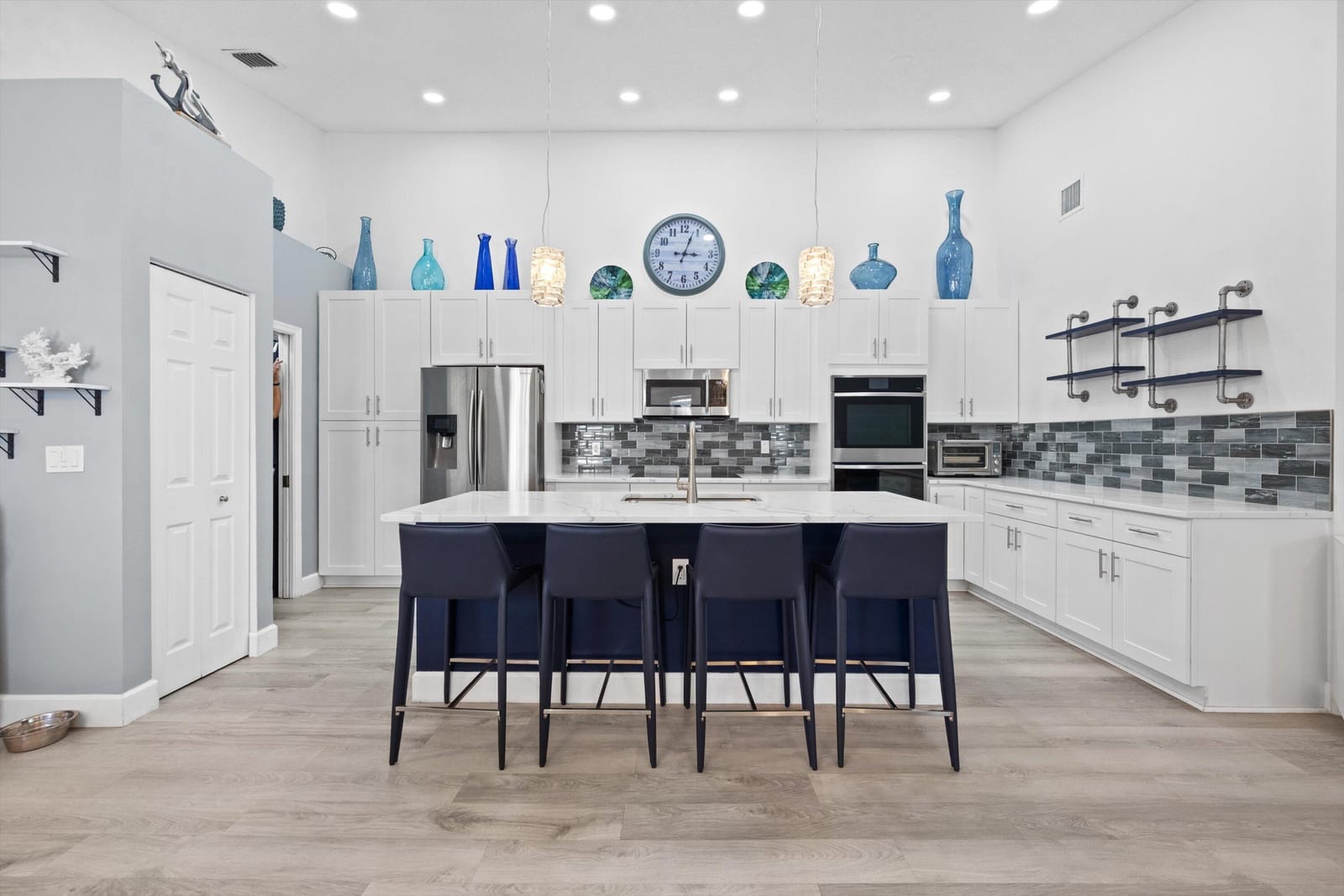 10761 PELICAN Drive — photo 5