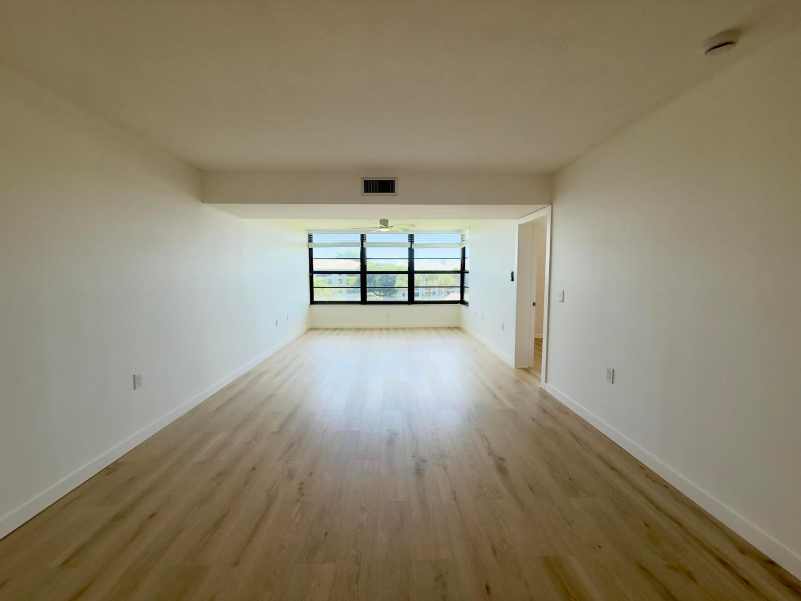 3710 WHITEHALL Drive 404 — photo 5