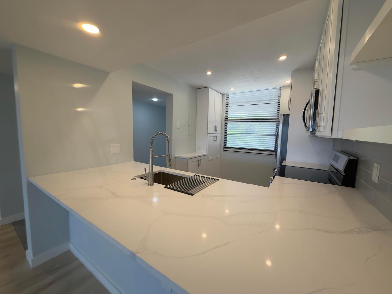 3710 WHITEHALL Drive 404 — photo 6