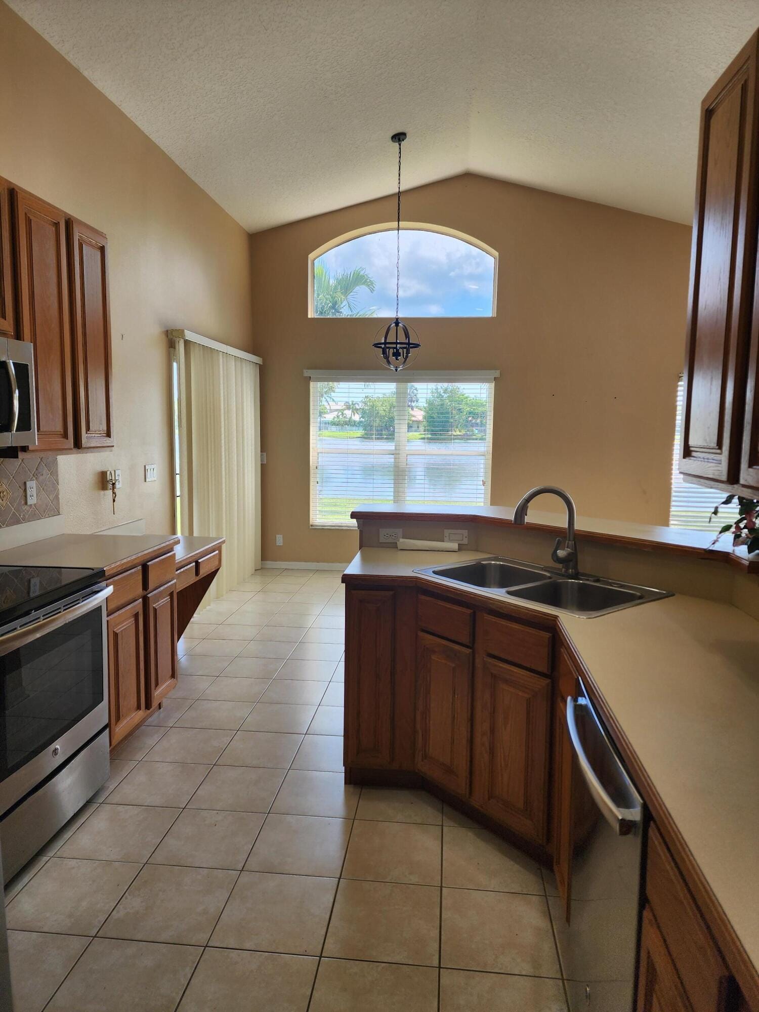 849 NW Waterlily Place — photo 5