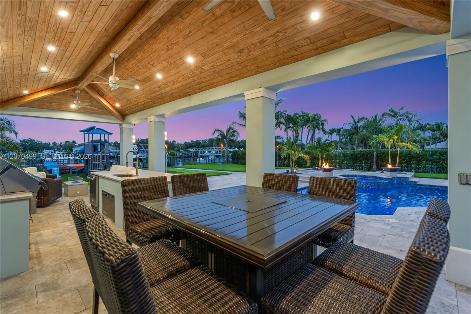 665 SW Yacht Basin Way — photo 2