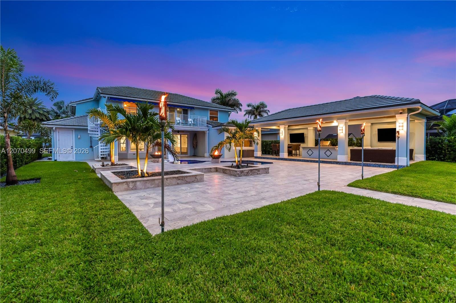 665 SW Yacht Basin Way — photo 3