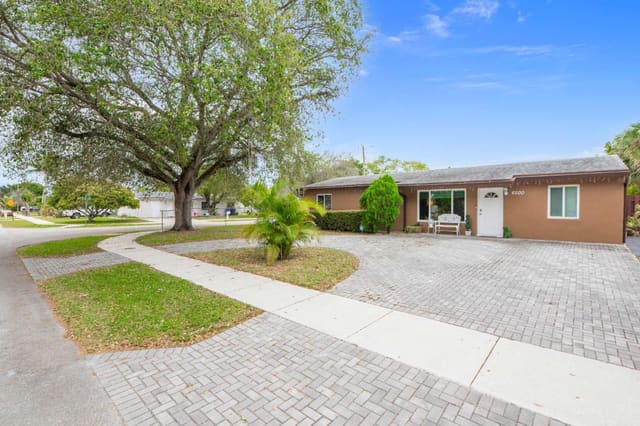 6500 SW 16th Court, North Lauderdale, FL 33068