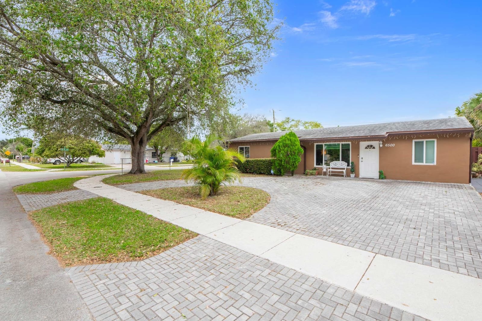 6500 SW 16th Court — photo 1