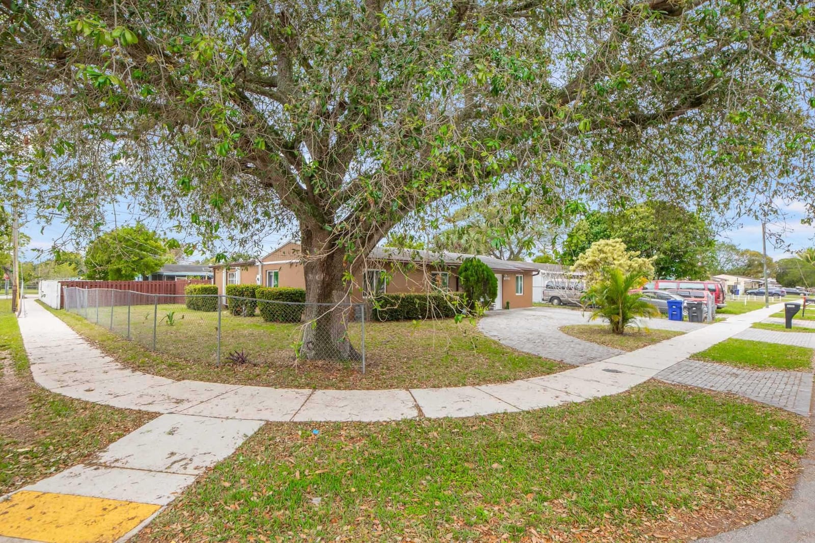 6500 SW 16th Court — photo 3