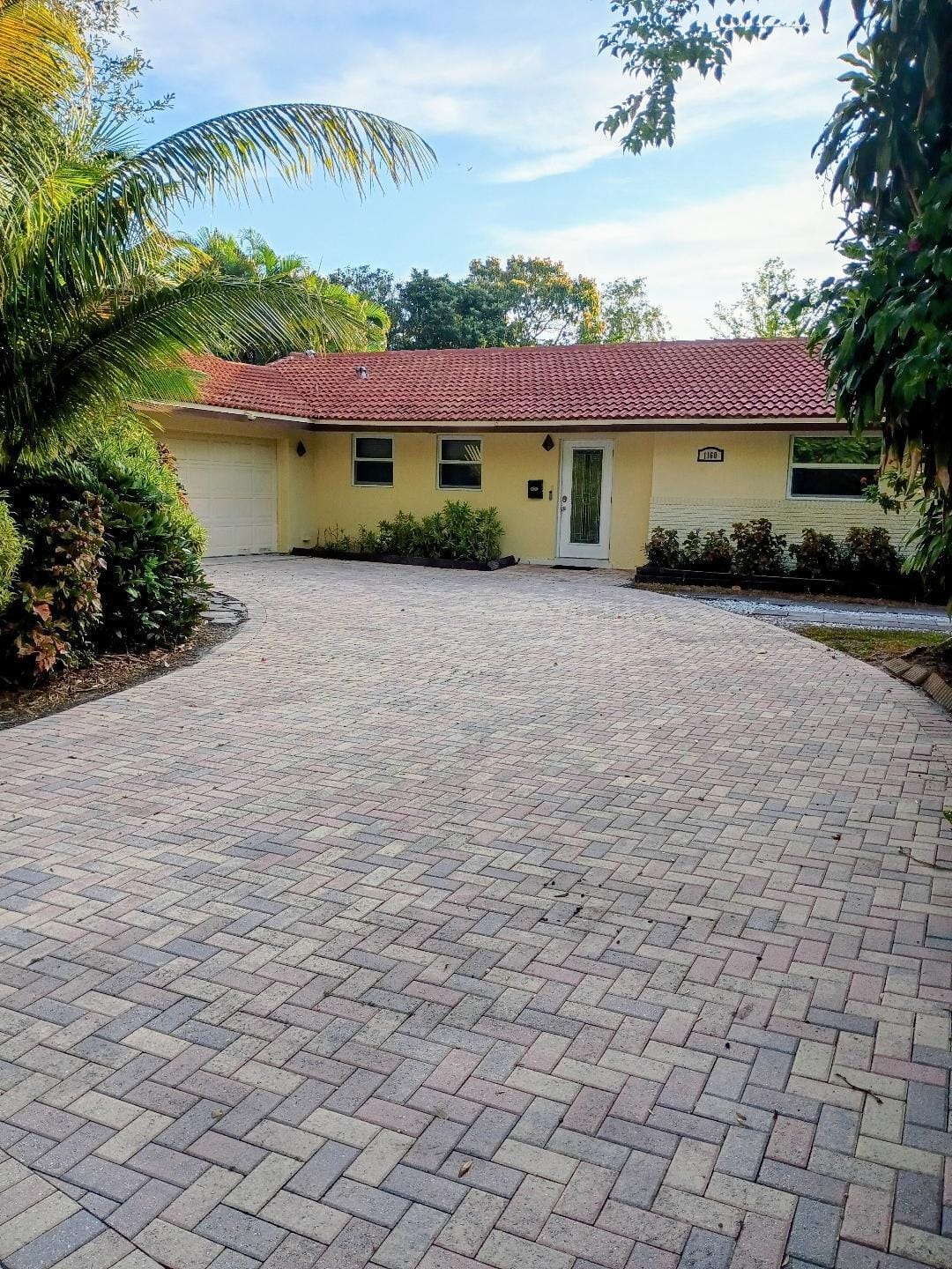 1160 RENMAR Drive — photo 2