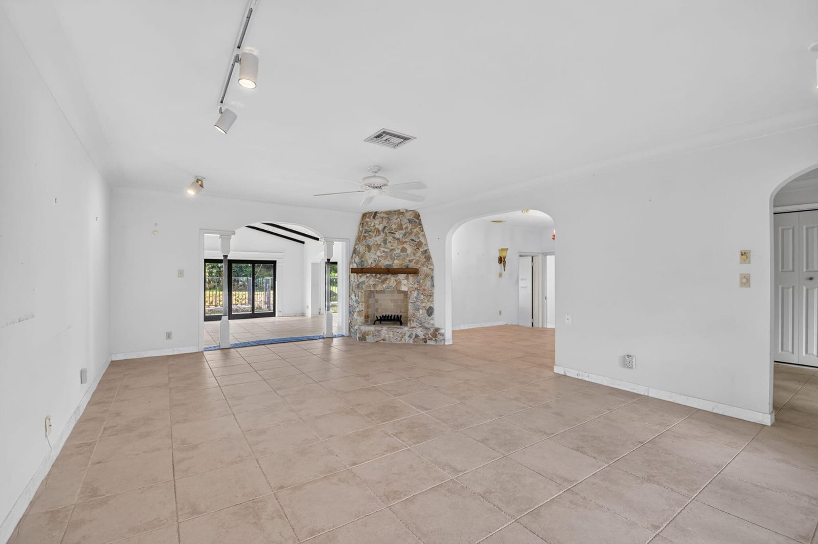 5688 WIND DRIFT Lane — photo 11