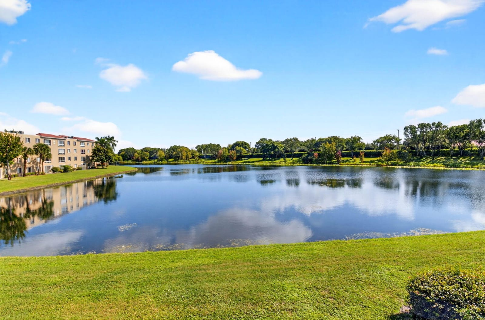 5842 CRYSTAL SHORES Drive 205 — photo 2