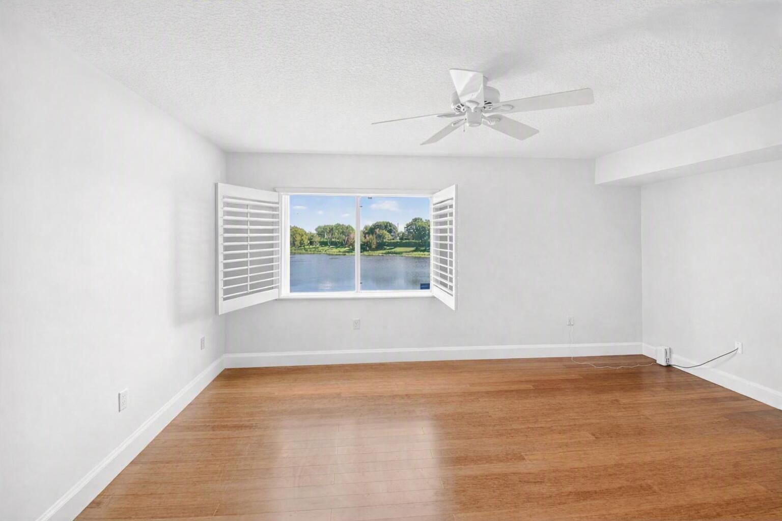5842 CRYSTAL SHORES Drive 205 — photo 12