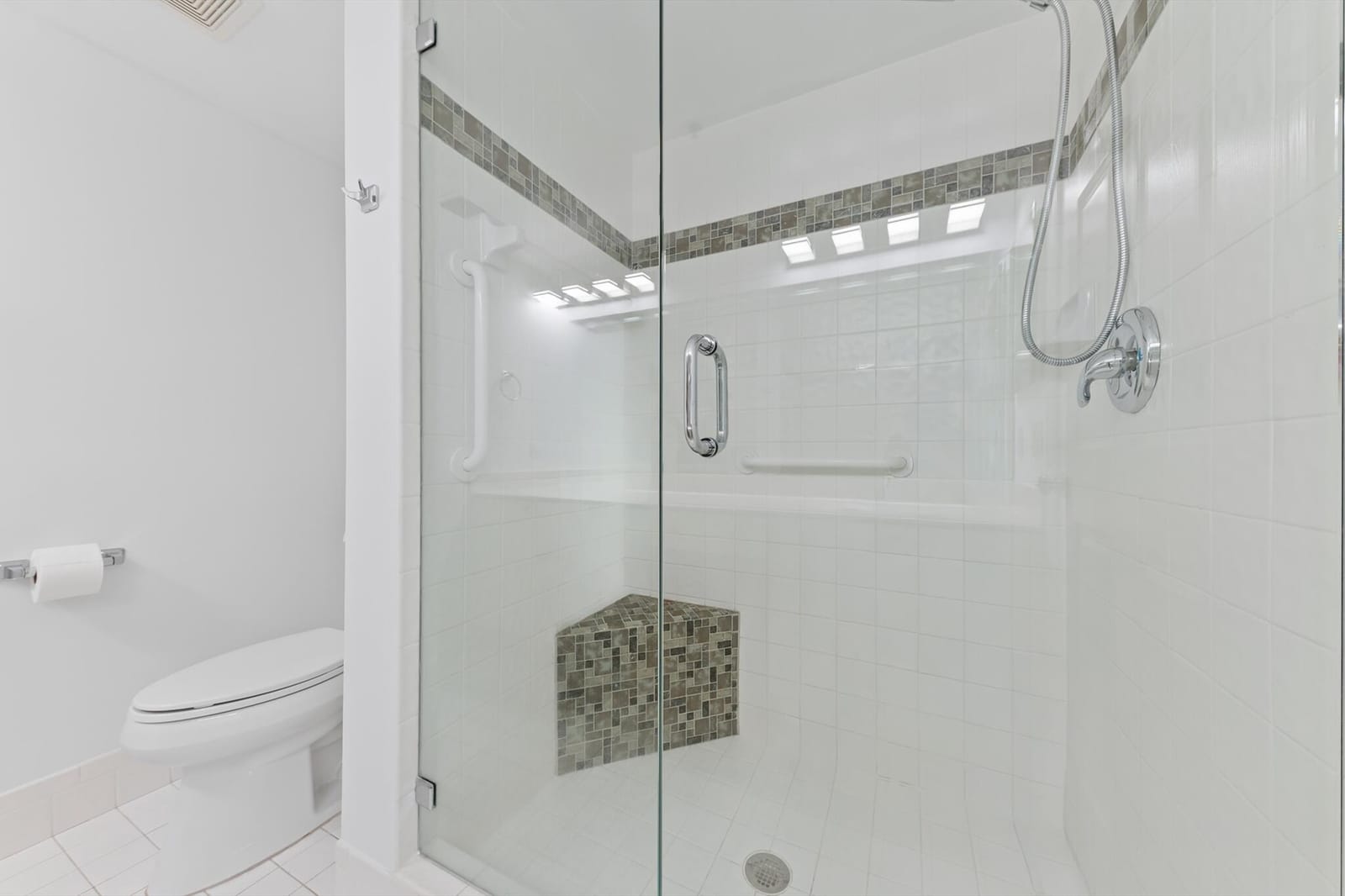 5842 CRYSTAL SHORES Drive 205, Boynton Beach, FL 33437 photo 17