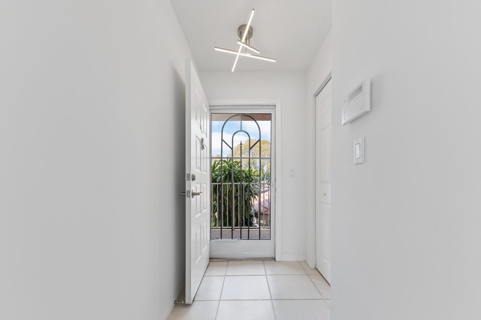 5842 CRYSTAL SHORES Drive 205 — photo 3