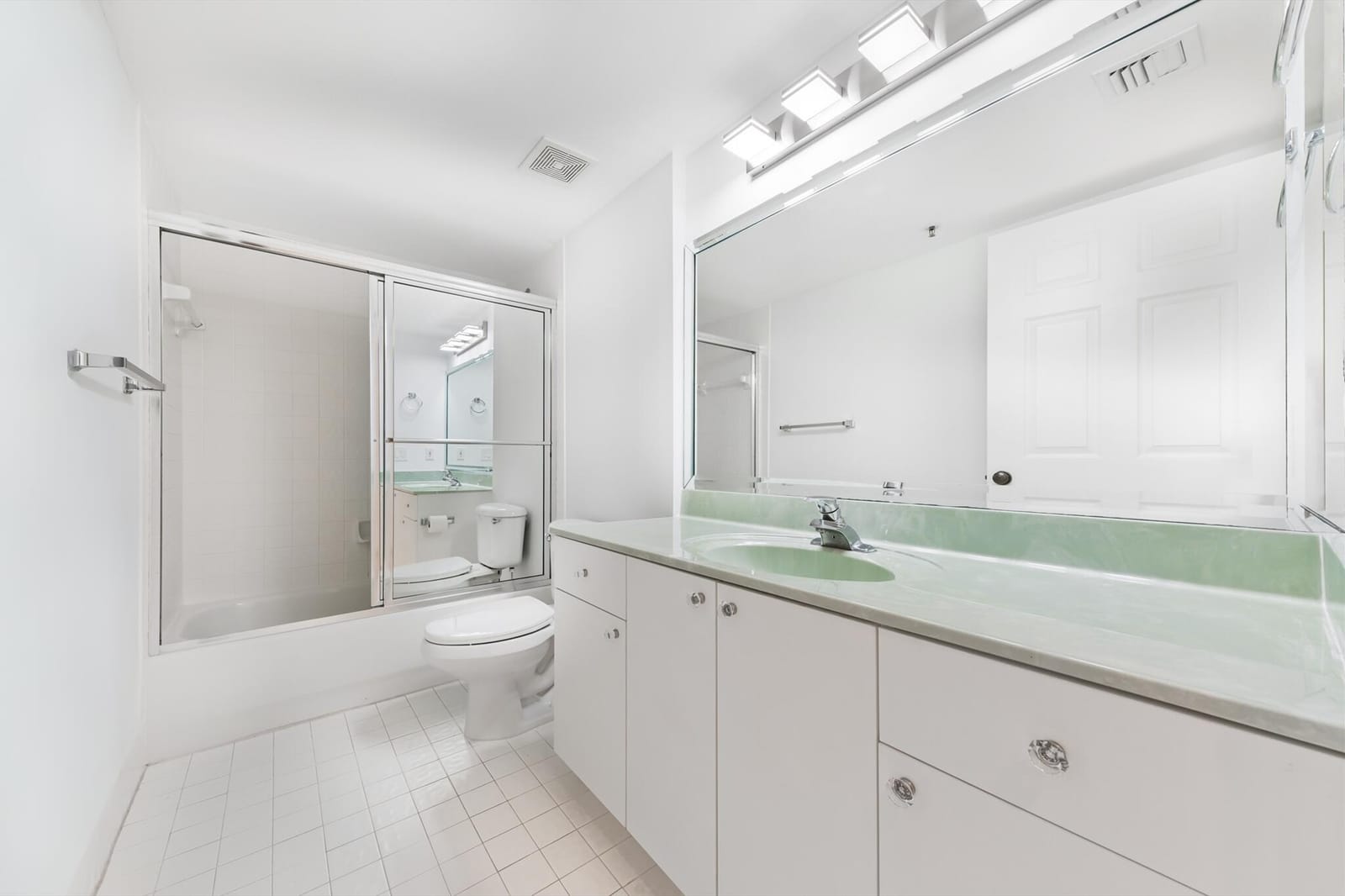 5842 CRYSTAL SHORES Drive 205, Boynton Beach, FL 33437 photo 22